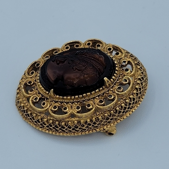 Florenza Tortoise Shell Cameo Gold Tone Brooch #848 - Picture 5 of 13